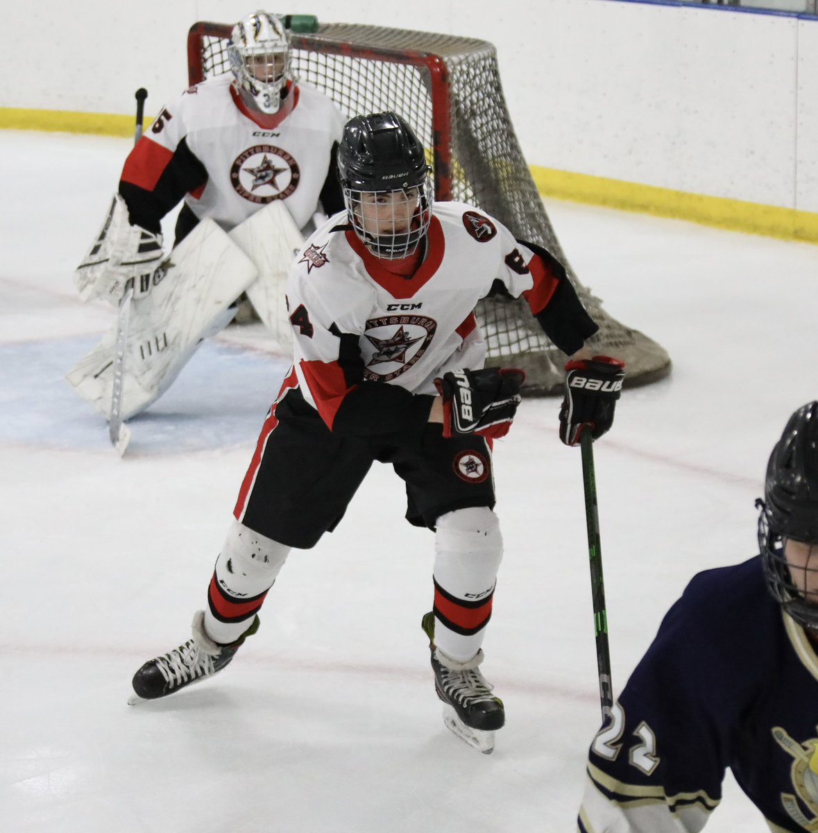 ViperStars16u's tweet photo. After 2 periods here @AlphaIceComplex 

#ViperStars 2
#IceRenegades 1

16u Hockey AA 
#Tournament 
#Pittsburgh #SteelCity #HockeyTwitter https://t.co/YoV3kLiBy6