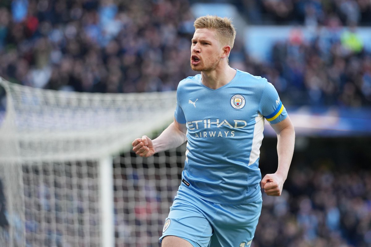 OfficialFPL's tweet photo. 3️⃣0️⃣5️⃣ #FPL managers Triple Captained KDB

4️⃣1️⃣ of them are Man Utd fans 🤯

#FPL #MCIMUN https://t.co/BCTQjbHaC9