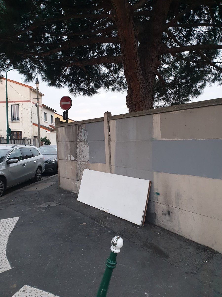 CAbandonnee's tweet photo. Qu'il fait bon cuisiner à l'ombre d'un arbre : #Colombes propose la cuisine de plein air, en plein quartier #Europe
#stopcrotte
#stopcrade
#saccageColombes https://t.co/RNApdLDq8s
