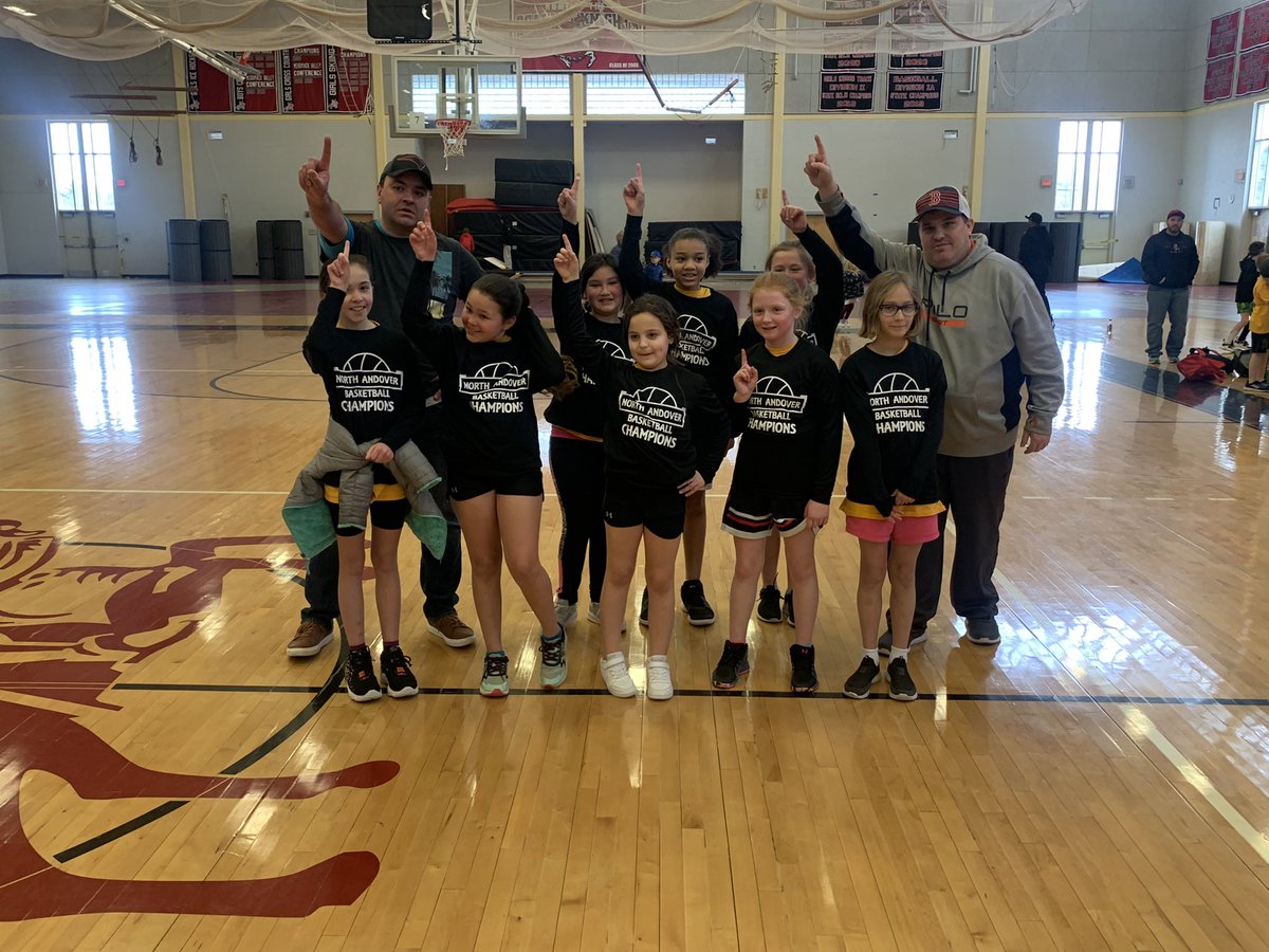 Great 4th grade games to start our championship Sunday! Team Carter captures the 4Girls Championship and Team Wieners captures the 4Boys Championship!
