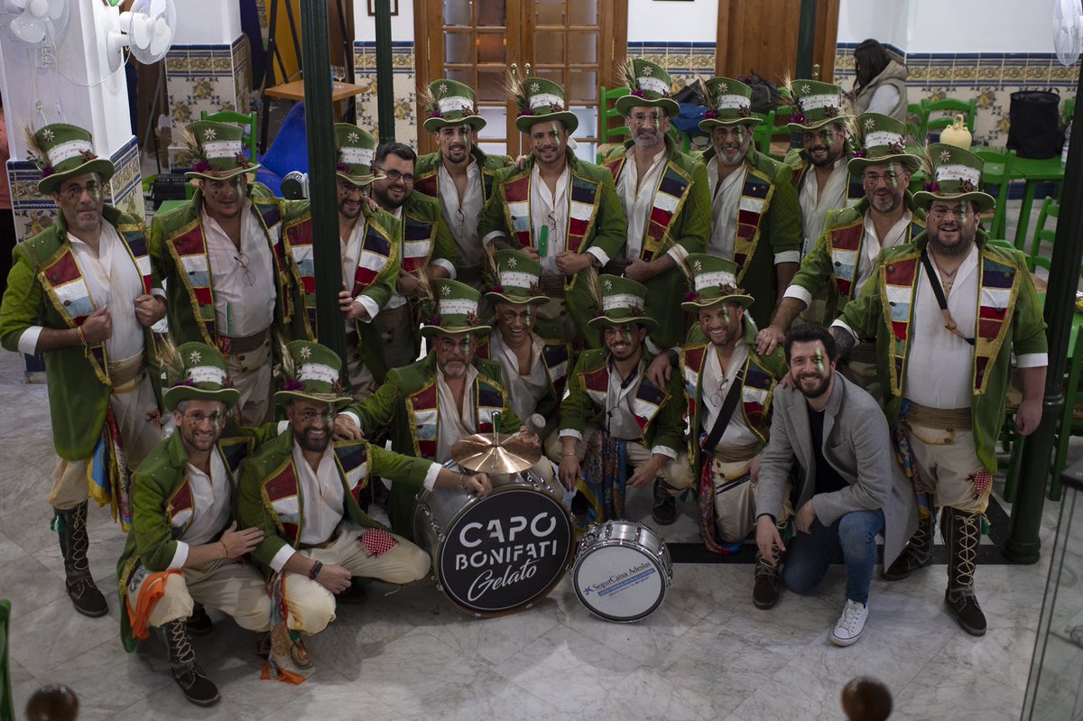 Antonio Carlos, Rubén, Curro, Kara, Tejada, Salvi, Migueli, Francis, Kike, Tiriri, Kiko, Paco, Saborido, Joselillo, Salva, José Luis, Antoñito.

Ya ardiesen mil boquerones que consumirse no podría cuanto me dan y lo afortunado que me hacen sentir.

¡Viva la #Matria que os parió!