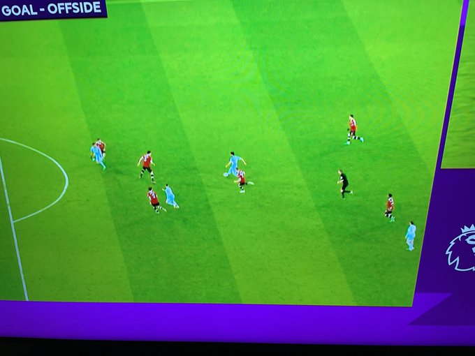 FNL7E5HXIAEU29d?format=jpg&name=small