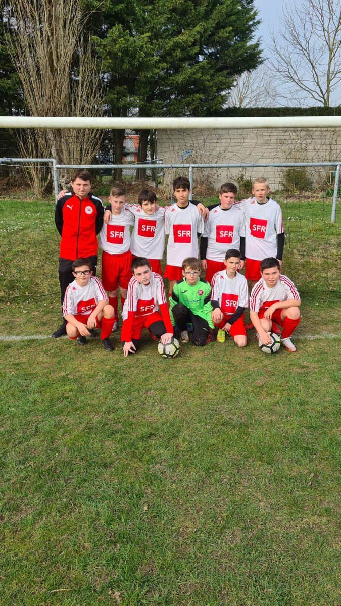 USSMLoos's tweet photo. Félicitations à nos U13 qui ont disputé hier un plateau à Vendin, voici leurs résultats :
Victoire 4-1 contre Meurchin
Victoire 1-0 contre ES Vendin
Nul 1-1 contre Pont a Vendin
Bravo les gars et à leur éducateur Antoine !
#USSMLoos❤️🤍 https://t.co/cPUzWy2rWU
