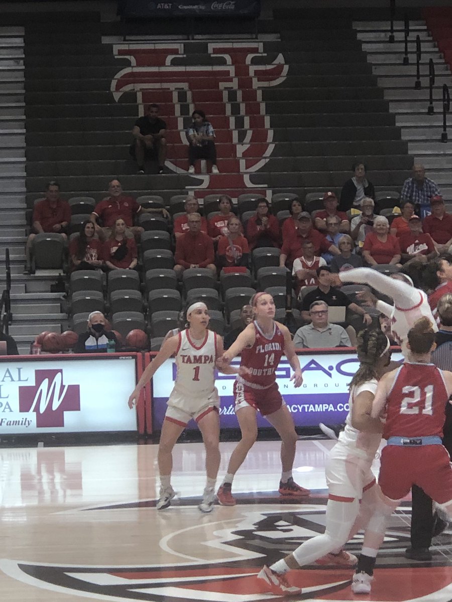 At @TampaWBB vs. <a href="/FSC_WBB/">FSC Women's Basketball</a> SSC championship. <a href="/mya_giusto/">juice 🍊</a> starting  for @TampaWBB <a href="/sydney_eugene/">sydney Eugene</a> on <a href="/FSC_WBB/">FSC Women's Basketball</a> bench