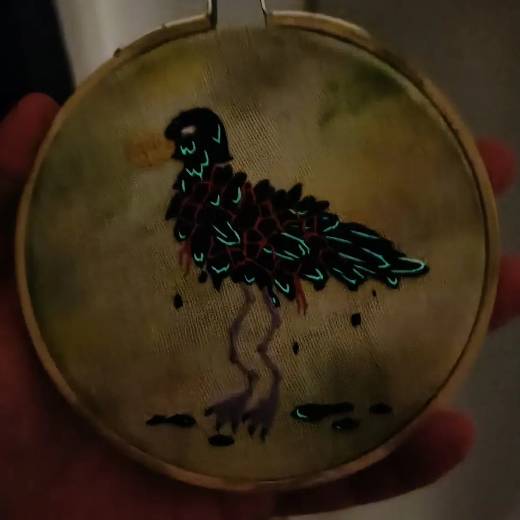 kirikiri1's tweet photo. Hoop for Episode 175 - Epoch
Extinction vibes 💚
#embroidery #hoopart #tma #magnuspod #themagnusarchives #epoch #theextinction #seagull https://t.co/enWNxXpumf