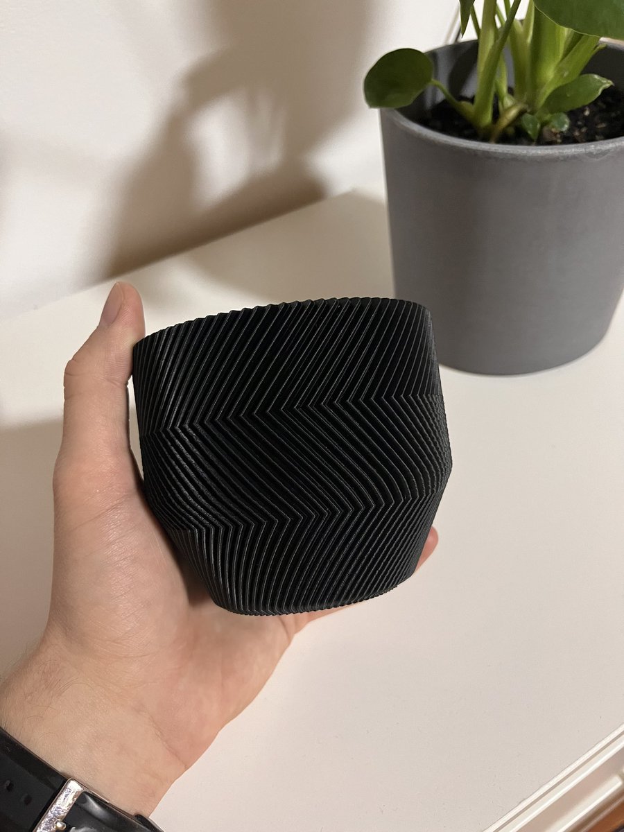 Jean_Lah's tweet photo. I may be a bit biased, but this 3D-printed flower pot looks pretty damn amazing.
#3DModel #3Dprinting https://t.co/c5tAQt4viL