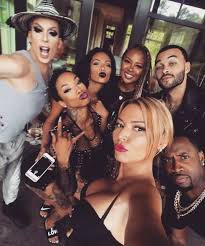 willjames93's tweet photo. @VH1 BRING IT BACK PLEASE!!! Y’all had a HIT with this one! #ScaredFamous https://t.co/hd9ogx3kI1