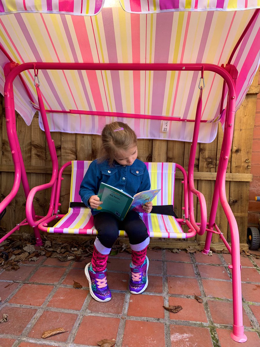 Sarah McNamara tweet media