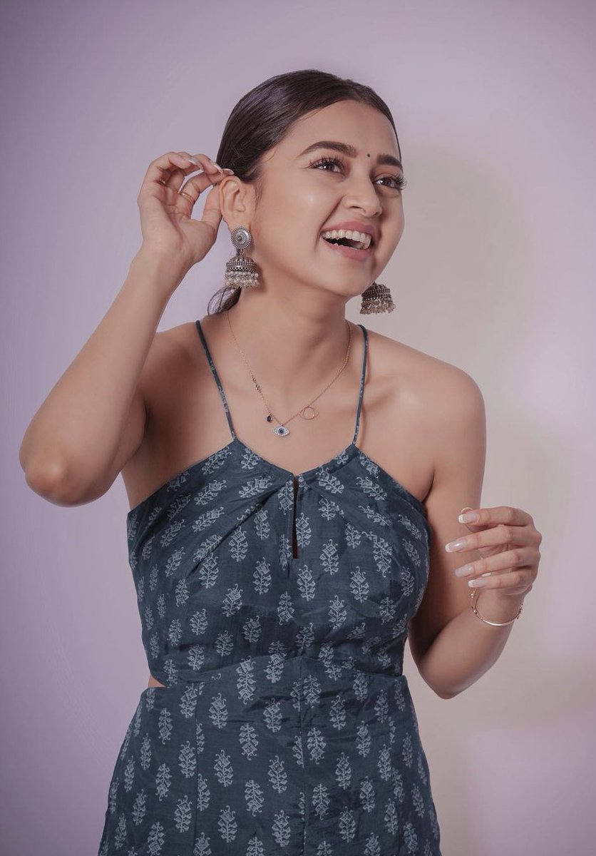 ranggg08's tweet photo. Who's your favourite strong Girl ?
#tejasswiprakash  ||   #DivyaAgarwal 

🔄 for Tejasswi            ❤️ for Divya 

#TejRan = Comments ? https://t.co/KaOyvOd3r6