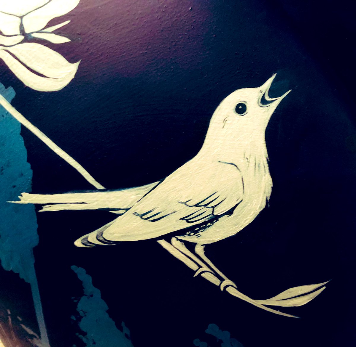 Sneak peek from my <a href="/ipswicharttrail/">Art Trail 2025</a> owl. Sponsored by <a href="/WyardsRemovals/">Wyards Removals</a> Little nightingale singing his heart out for <a href="/StElizabethHosp/">stelizabethhosp</a> <a href="/wildinart/">Wild in Art</a>