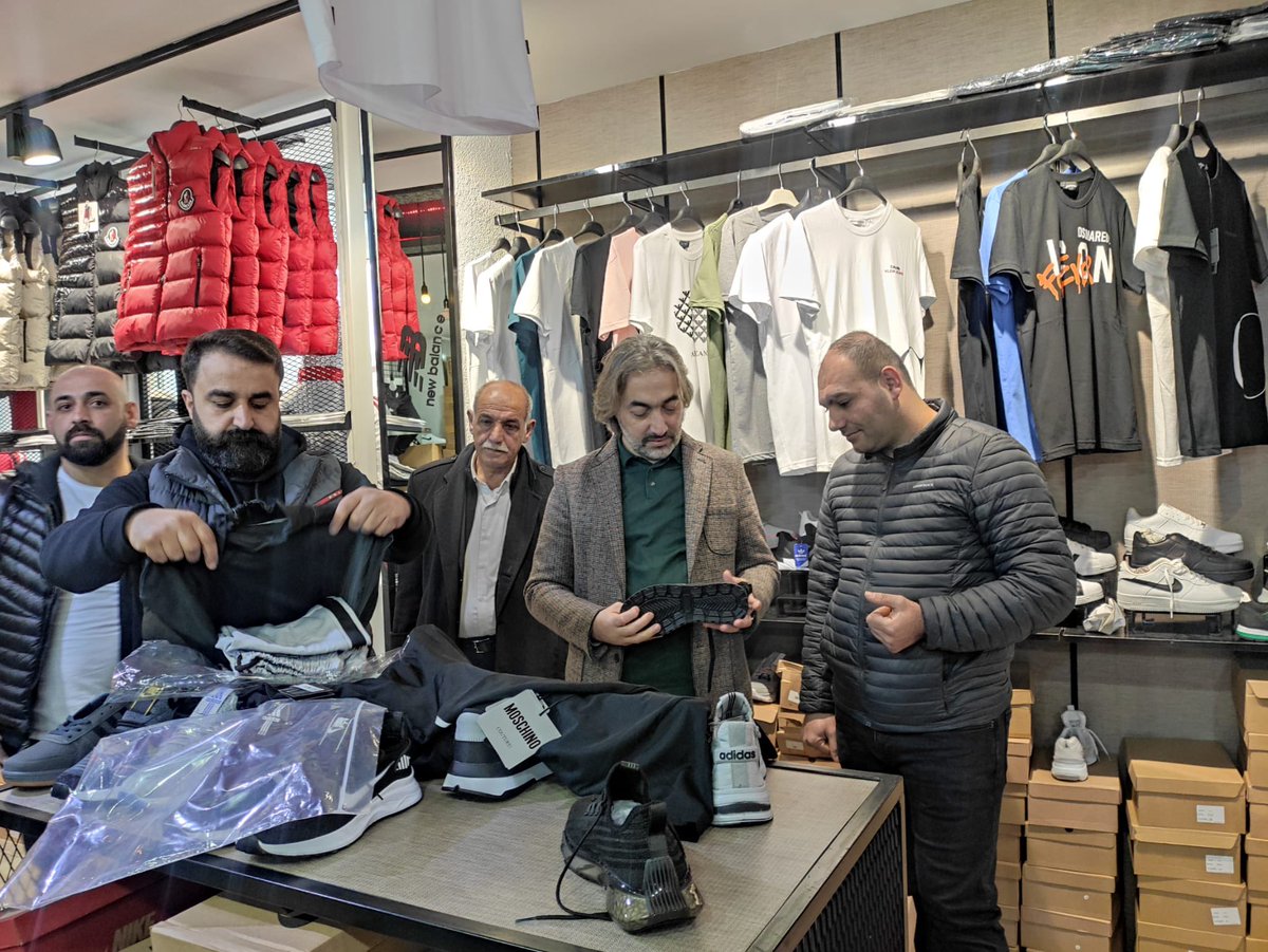 Bugün, Sultançiftliği mahallemizde Pilavcı Dede ile Esentepe mahallemizde Reform Ayakkabı ve Giyim Dünyası'nın açılışını gerçekleştirdik.

İşletme sahiplerini tebrik ediyor, her iki işletmeye de hayırlı ve bereketli kazançlar diliyorum.