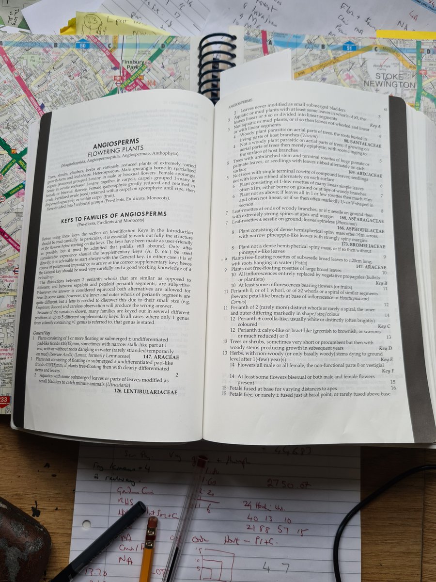 crawley_mick's tweet photo. One of the most daunting things about taking the next step in your plant identification skills improvement is the dreaded “Keys to Families of Angiosperms” in Stace 4, pp. 62-84 (yes, the key really is 22 pages long). https://t.co/qCcWHFbRmH