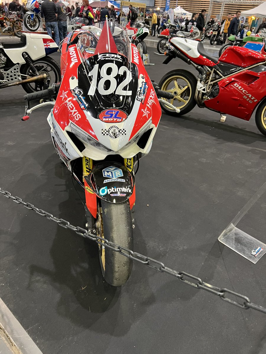 0Carlesolle2's tweet photo. Nuestros amigos de #Optimark venden está preciosa y preparadísima CBR1000RR de 2017 que corrió en el #iomTT pilotada por Xavier Denis #XD182 , si te interesa … DM https://t.co/nntsb7wva1