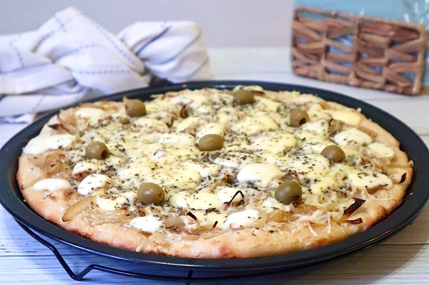 RecetasdeTati's tweet photo. FIGAZZA o FUGAZZETA | Pizza de cebolla | Las Recetas de Tati

Video de la receta: https://t.co/3fJijO900n https://t.co/tqWQXwrX9u