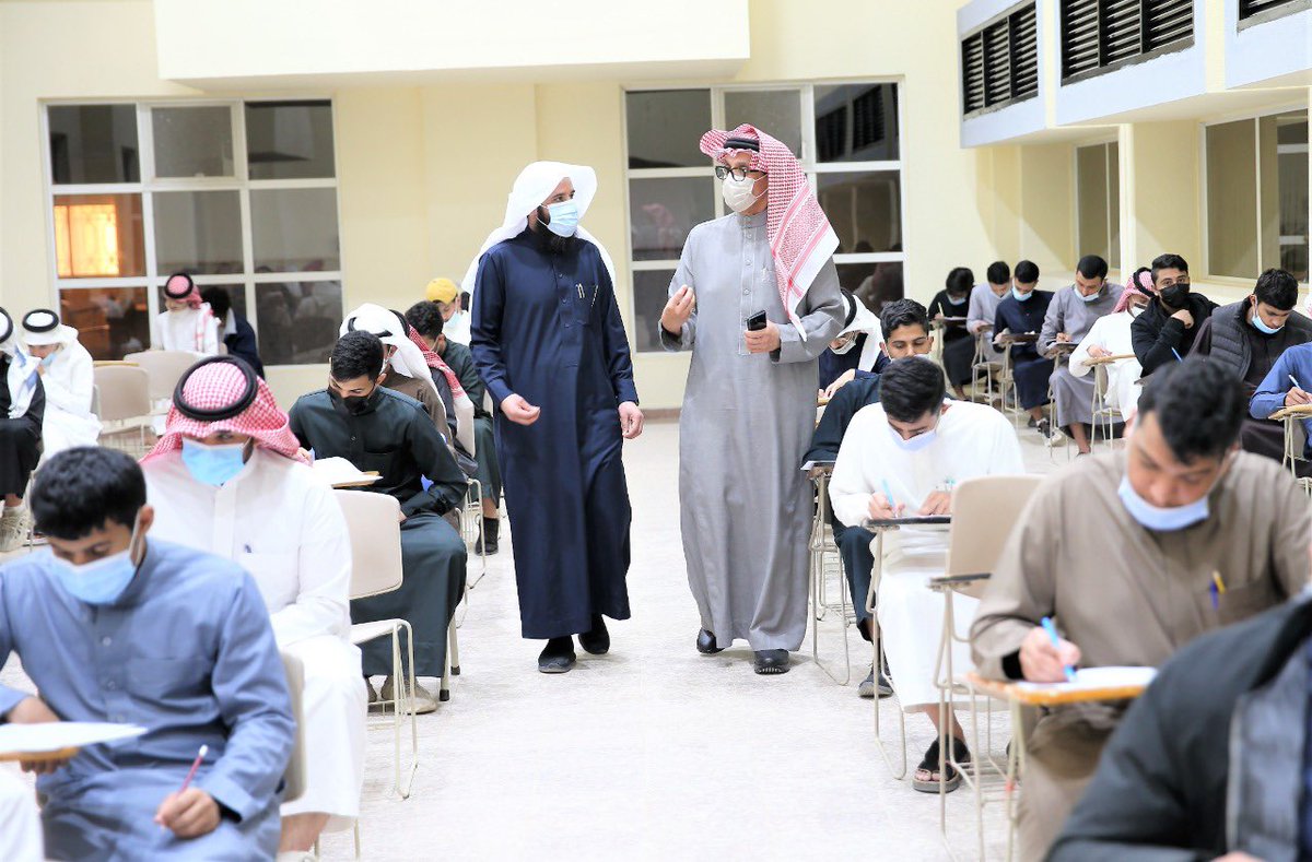 NBU_KSA's tweet photo. وكيل #جامعة_الحدود_الشمالية للشؤون الأكاديمية د. فراس المدني، يتفقد سير اختبارات منتصف الفصل لمقررات متطلبات الجامعة.
#من_الشمال_إلى_الوطن https://t.co/RJpDpCTO85