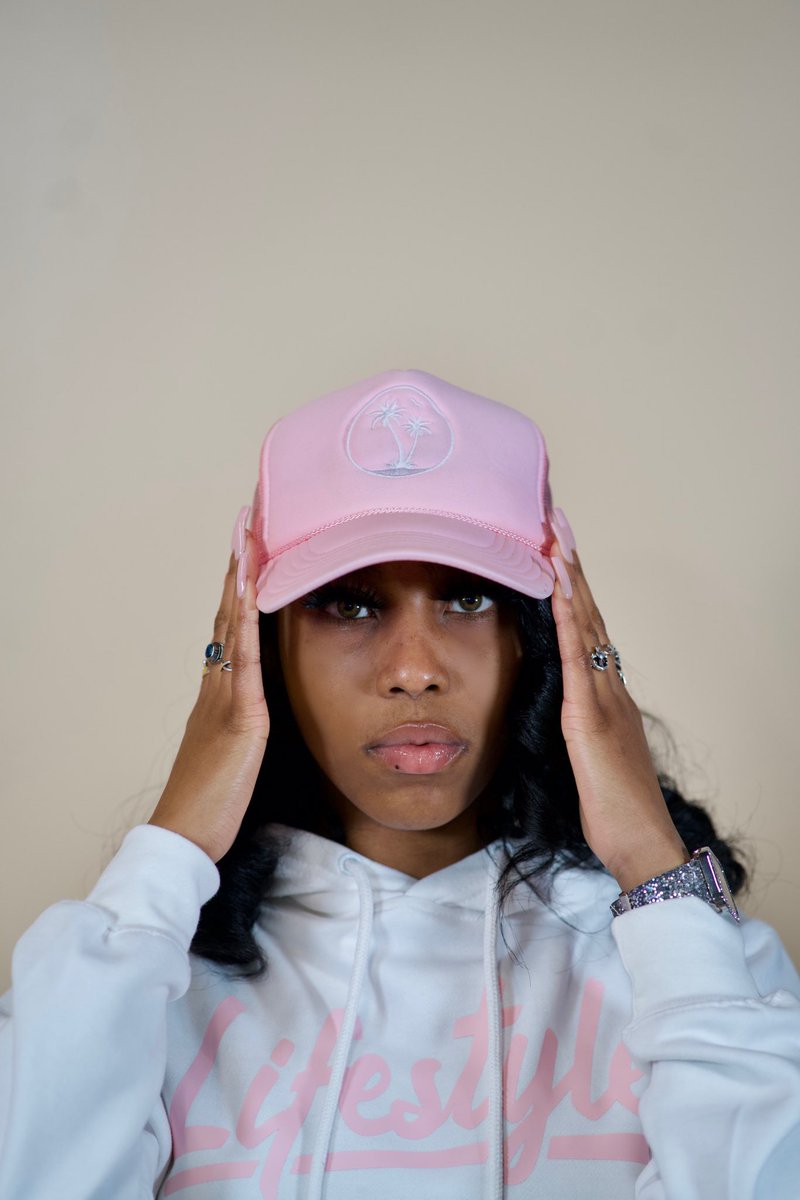 Charless_Carter's tweet photo. Shop This Look 🌸

CEO “Lifestyle” Blush Hoodie now available on website

Visit Our Online Store &amp; Shop CEO 🌴Link In Bio

#crewneck #CEO #Lifestyle #explore #model #clothingbrand #blackowned #blackhistorymonth https://t.co/aqyJGurPSm