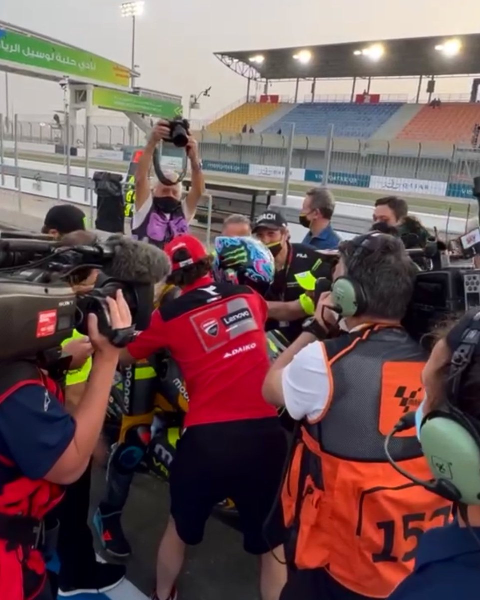 VRRidersAcademy's tweet photo. CELEEEEEEEEEE MAMMA MIA CHE GARA CHE PERFEZIONE #Cele13ππ₯
@VR46RacingTeam π₯
#QatarGP https://t.co/P26ycgfKvq