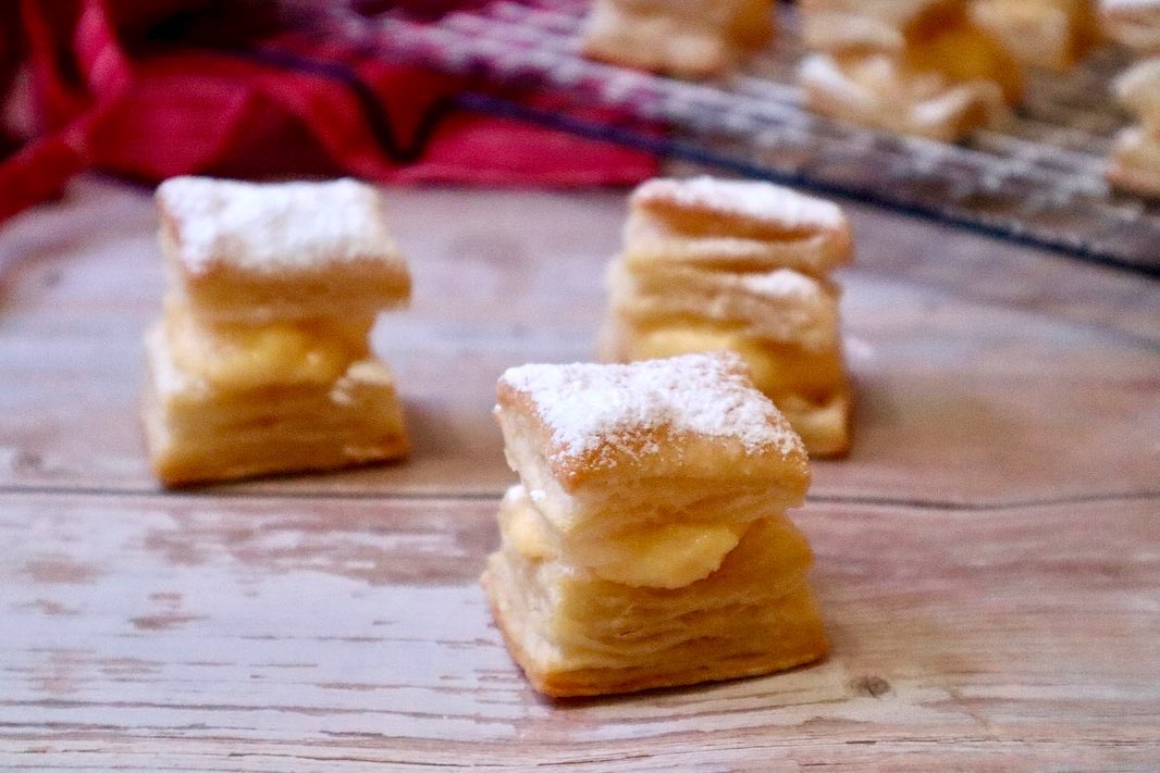 RecetasdeTati's tweet photo. MIGUELITOS de CREMA PASTELERA con HOJALDRE CASERO | Las Recetas de Tati

Video de la receta: https://t.co/vjLwrLbmzz https://t.co/5C8acoTVy1