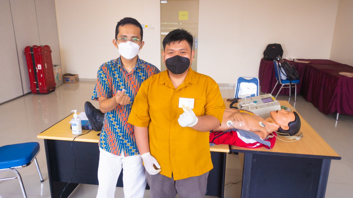 Terima kasih dokter <a href="/berlianidris/">b i l i 🍉</a> atas Ilmu dan bimbingan selama 3 hari ini. Semoga Ilmu yang diajarkan dapat diterapkan nantinya dalam kehidupan sehari-hari dan semoga Ilmu yang diajarkan menjadi amal jariyah buat dokter dan Tim.
Sampai ketemu Isnya Allah 3 tahun lagi dok. 🙏