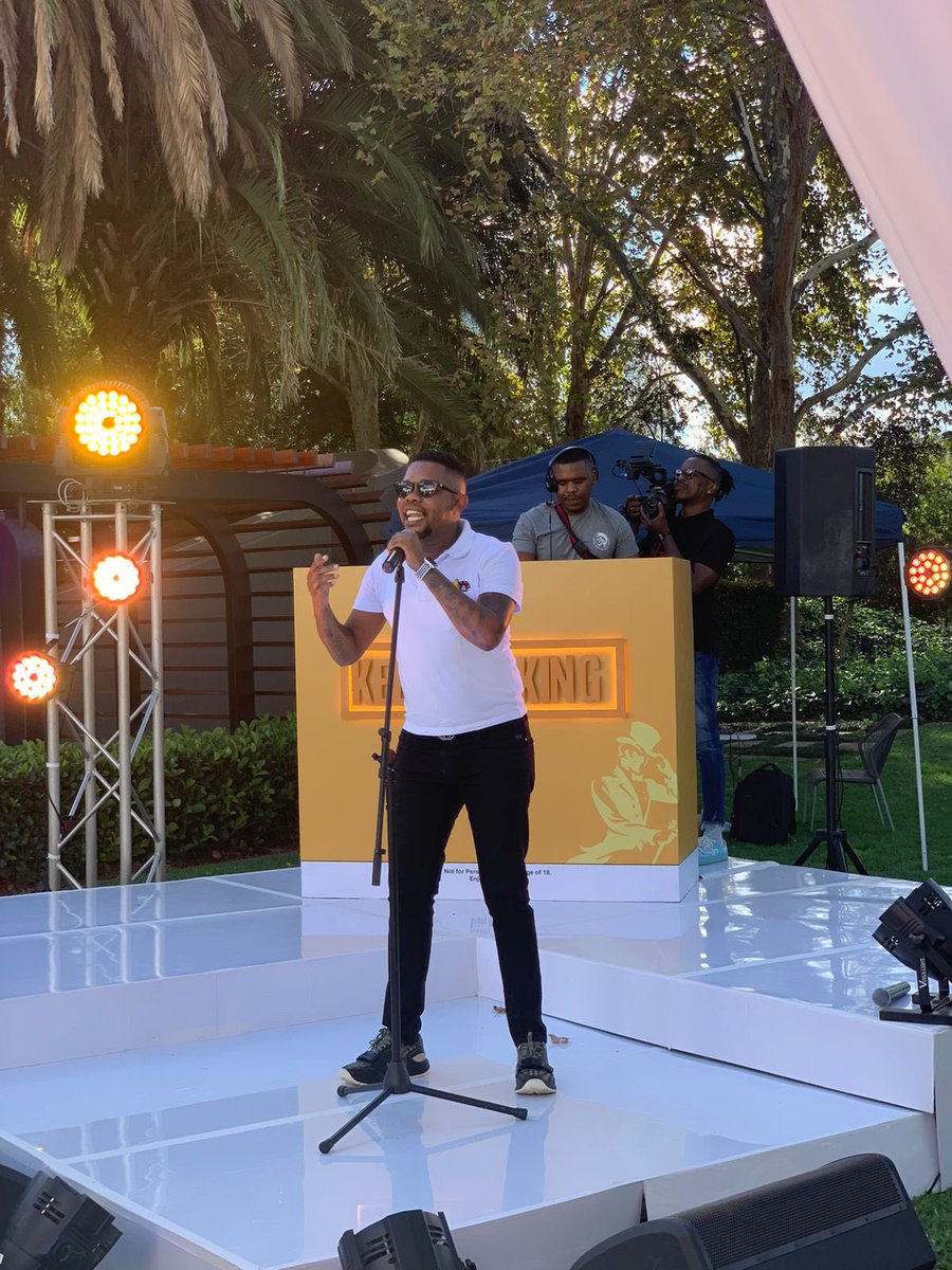 whoistroniiq's tweet photo. Njelic’s performance at the Amapiano Awards luncheon and Sir Trill he will be performing 🥃🤌🏿 @JohnnieWalkerSA #AmapianoAwardsWithJohnnieWalker https://t.co/Qf7BvQwpVN