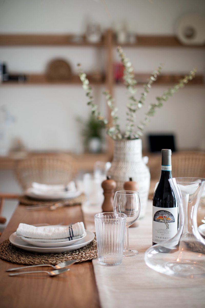 We wanted to give guests at The Hideaway the option for casual cottage dining or high end. Whether you want BBQ hotdogs served on paper towels or if you prefer a multi-course wine fuelled meal, we’ve got you covered.