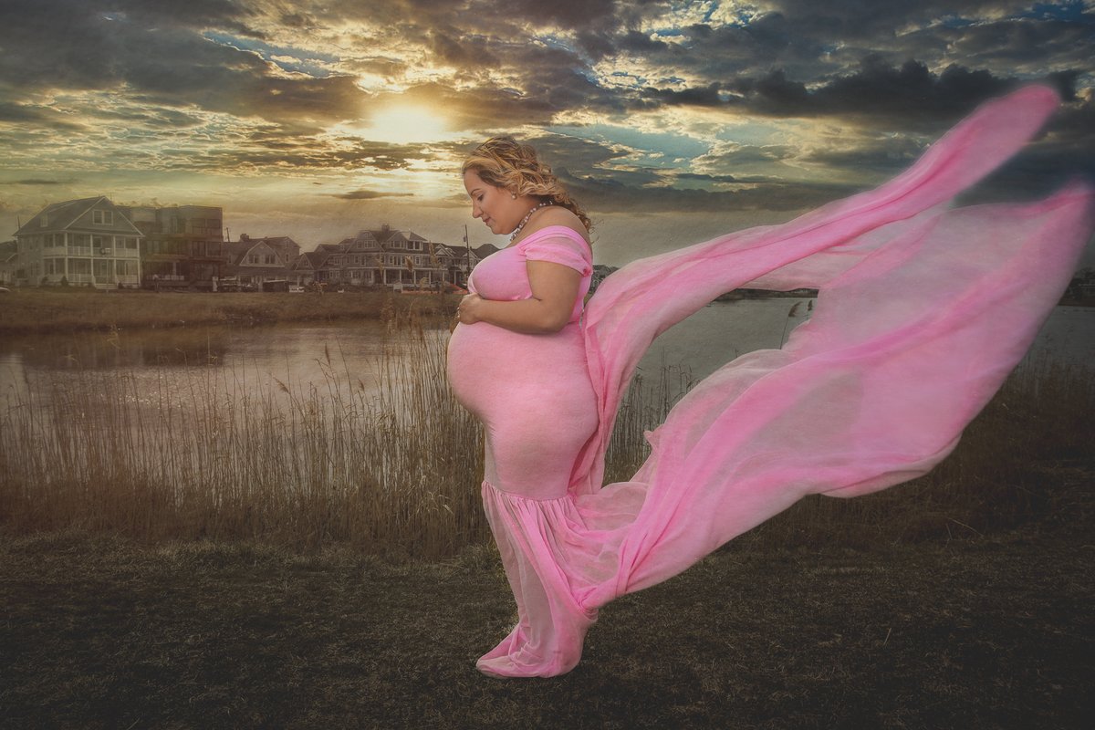 Mommy to be
•⠀
#RetouchFactory #AKidFromAsburyPark