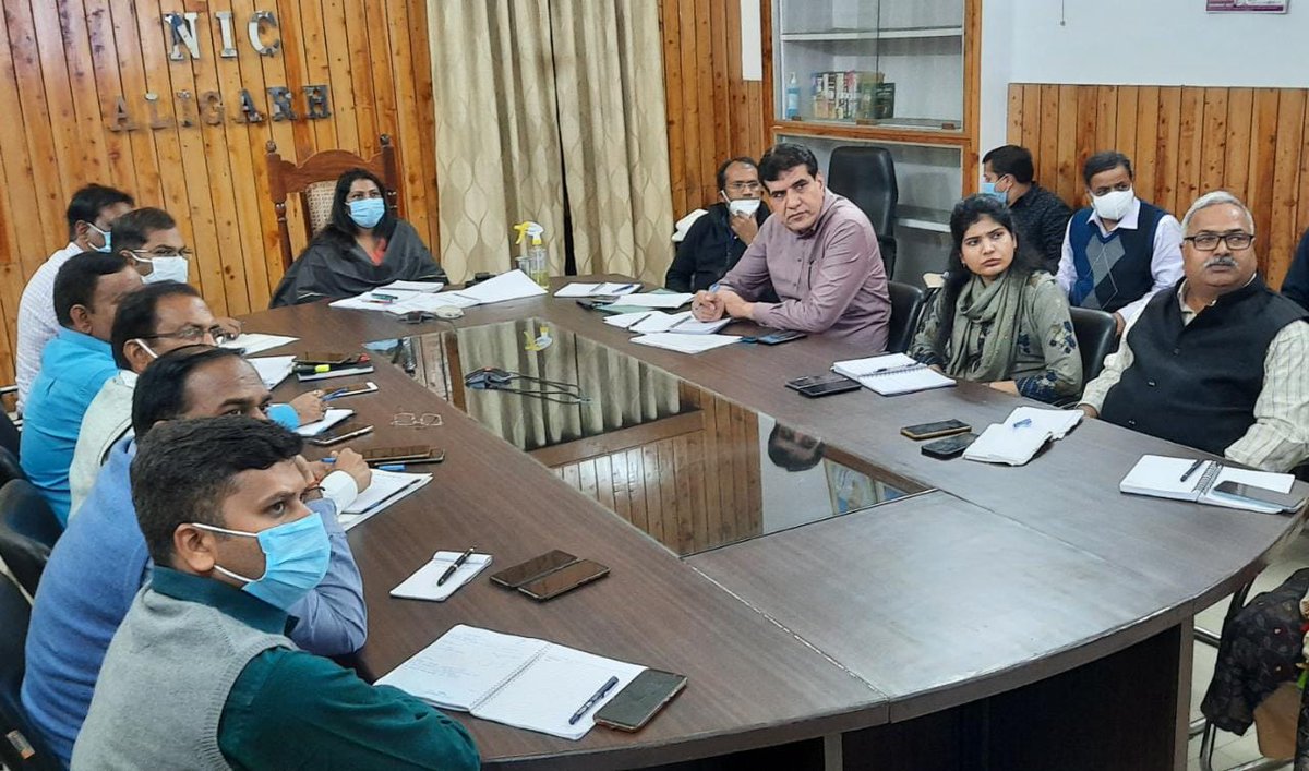 DeoAligarh's tweet photo. 10 मार्च को होने वाली मतगणना के संबंध में मुख्य निर्वाचन अधिकारी, उत्तर प्रदेश महोदय की अध्यक्षता में आहूत वीडियो कॉन्फ्रेंसिंग में प्रतिभाग किया। कर आवश्यक दिशा निर्देश प्राप्त किए। @ceoup @ECISVEEP @SpokespersonECI @Dm_Aligarh @DDNational https://t.co/cz5j4SaK3R