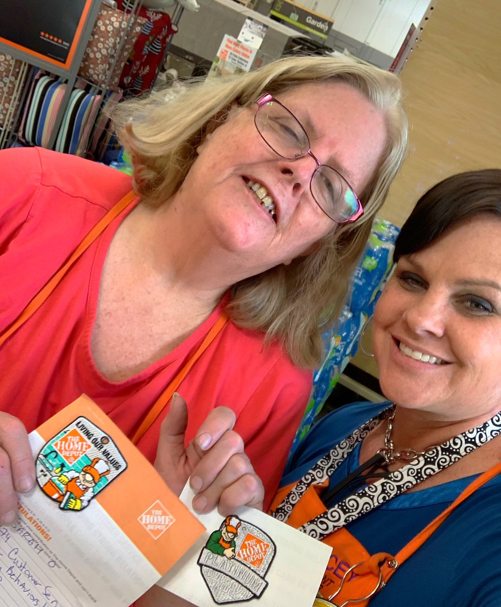 StayCeeBeeTHD's tweet photo. Celebrating Sarah our D31 lead…for always leading by example…doing an AMAZING job with G.E.T and leveling up to PLATINUM !!! #hd274 #GETInvolvedSF This 🍊BOX 📦 is ROCKIN !! https://t.co/fPJwEV7yog