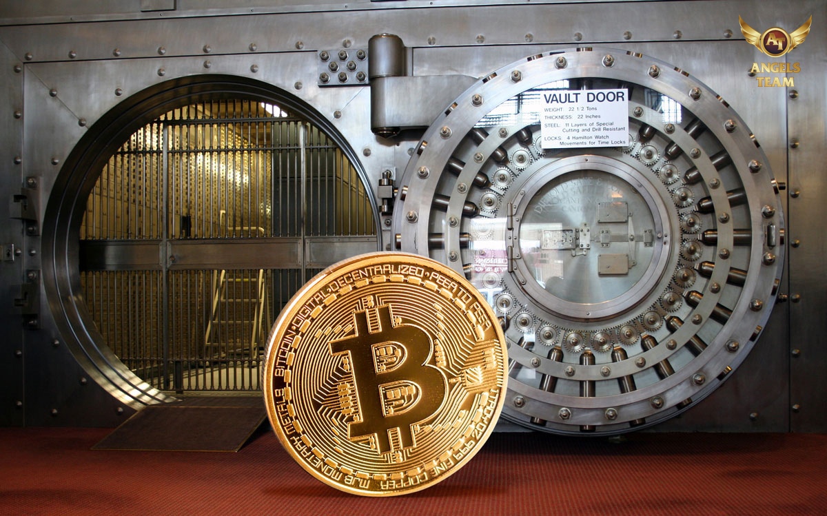 Как хранить крипту. Как хранить биткоины. Хранилище криптовалюты. Где хранится биткоин. Холодный криптокошелек ledger.