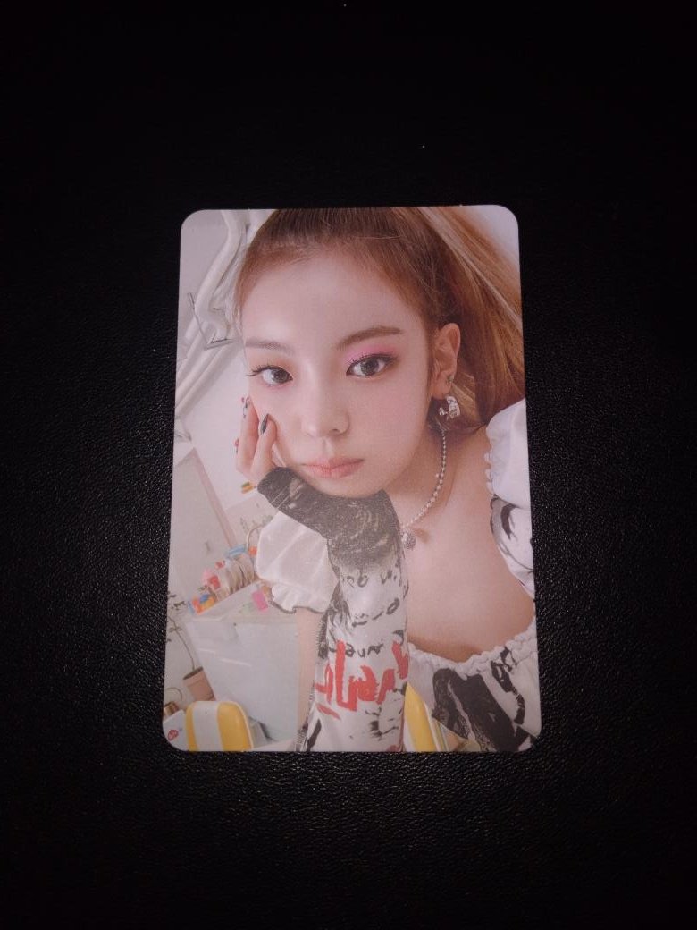 hihello7r5's tweet photo. Wts lfb ph 

Lia CIL selca pc
190 php

Good condition 
Mop gcash
Mod j&amp;t/ sc0
Payo/3 days reservation 

Dm/reply if interested 

#hihellobentables https://t.co/1PeOmnzTJh