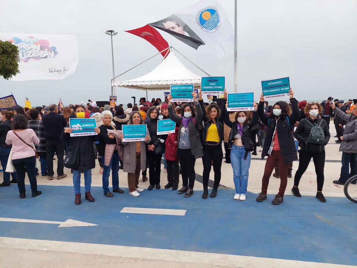 Mersin'de şiddete, savaşa, yoksulluğa karşı feminist  isyanımızla kadın şöleninde buluştuk 💜🌈✌

8 Mart'ta  saat 19.30 Kushimoto Sokağında 8. Feminist Gece Yürüyüşünde buluşalım..

Dünyayı yerinden oynatmaya geliyoruz 💜🌈