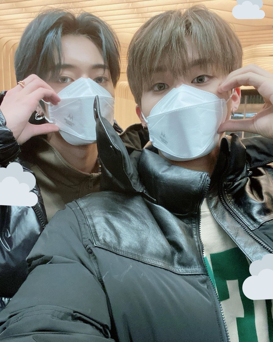 เธอ มีคนคิดถึง   :• &amp;✌🏻&amp;