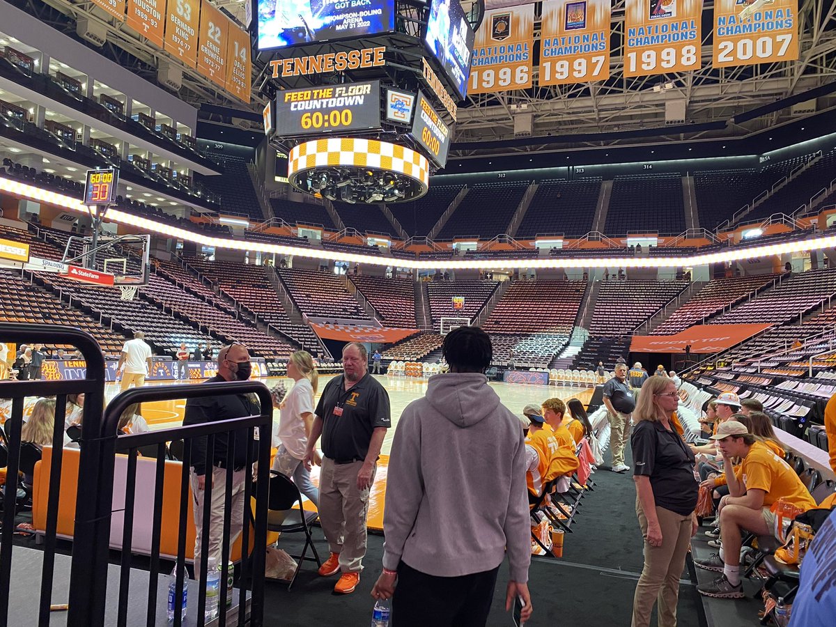 Tybobailey4's tweet photo. Vol Nation, thank you for having my Dad and I in Knoxville and on campus for a great unofficial visit! #ItsNotAboutMe🙏🏾

￼
@CoachBLentz 
@wesrucker247
@ALLVOLNEWS
@Tabor_City
@ByMikeWilson
@Chosen2give
@RP3Natural
@MTHoopsMuse https://t.co/qqgAn2WLqg