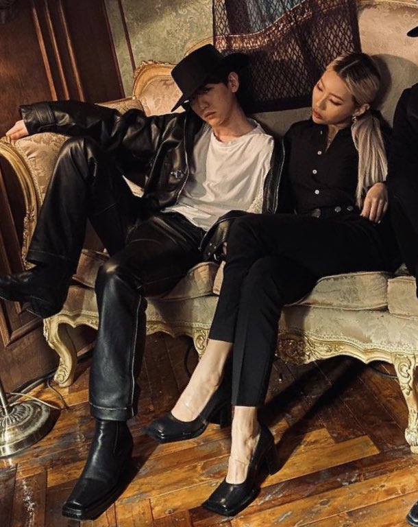 bbhsfile's tweet image. baekhyun owns these poses #백현