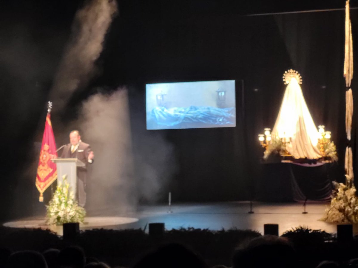 Hoy hemos asistido al Pregón de la Semana Santa de Murcia 2022, un placer escuchar las palabras de <a href="/jadeheras/">J. A. De Heras</a>. Enhorabuena a <a href="/CSCofradiasMur/">CabildoCofradiasMur</a> por la organización 👏👏👏

Con muchas ganas de volver a disfrutar de la Semana Santa en nuestra región. 🏳️