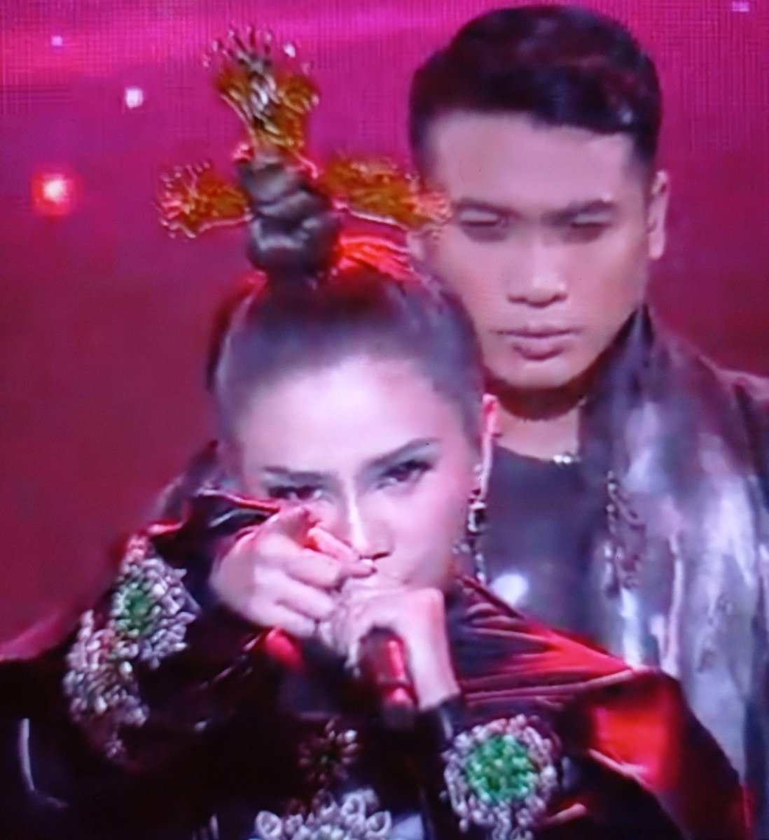 nafeejayy's tweet photo. AEWO ❤️

INI BARU STAGE PERFORMANCE!
👏🏻👏🏻👏🏻👏🏻👏🏻👏🏻👏🏻👏🏻👏🏻👏🏻

#AJL36 
#cantikbersamaNOIR https://t.co/9CrCuWMYUQ