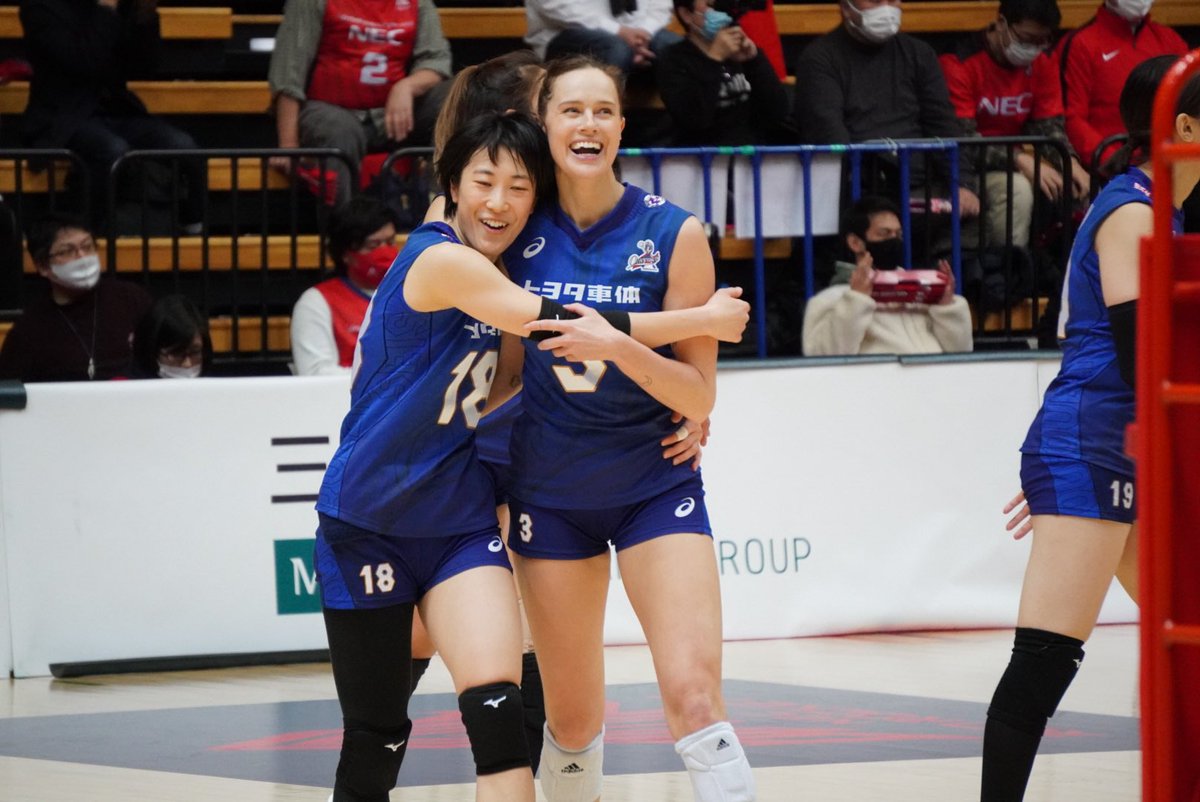 y_sty6's tweet photo. 2022.03.06
シュウさんHappyBirthday♡
笑顔いっぱいの1年になりますように💫
お気に入りの写真📸
#queenseis_tab
#トヨタ車体クインシーズ
#山上有紀 選手 https://t.co/MMY39NCCuI