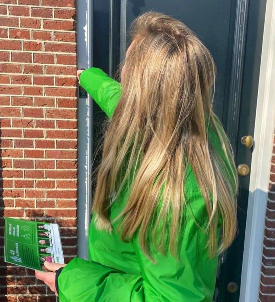 Ons Huis-aan-Huis topteam ging weer in gesprek met inwoners om te horen wat zij belangrijk vinden. Onze oproep: Ga vooral stemmen! Maak gebruik van jouw democratisch recht. 

En stem dan het liefst natuurlijk op <a href="/GLHoorn/">GroenLinks Hoorn</a>. Samen voor een menselijk, eerlijk en duurzaam #Hoorn #GR22