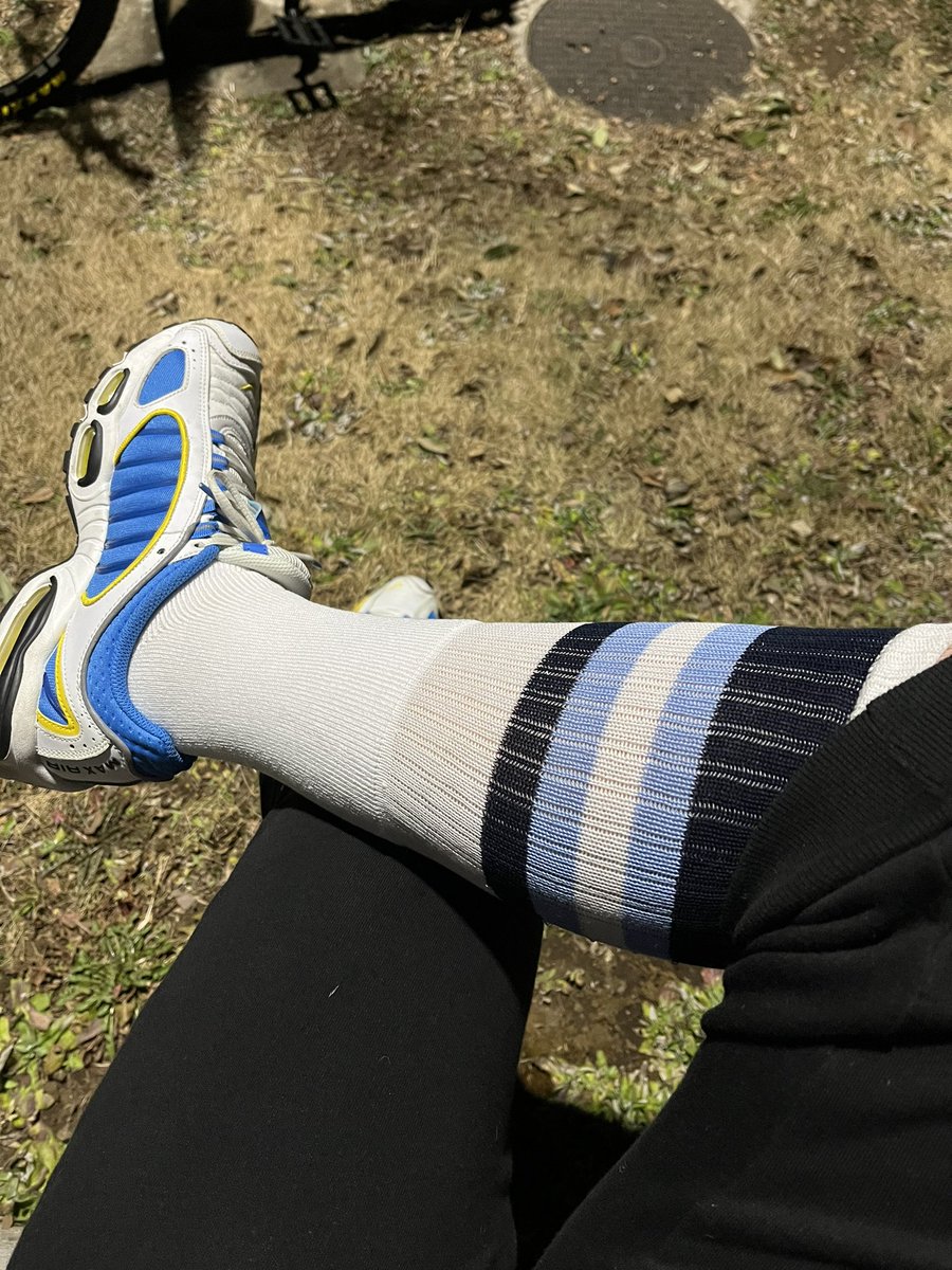 longwhitesocks's tweet photo. アシックスのハイソックス！��ゃなくてパチモンハイソックス
昔オークションに一杯出品されてたのを結構ゲットしました😃
やっぱりホンモノに比べると履いた時のムラムラ感がイマイチ😢 https://t.co/KsgDiL5oCZ