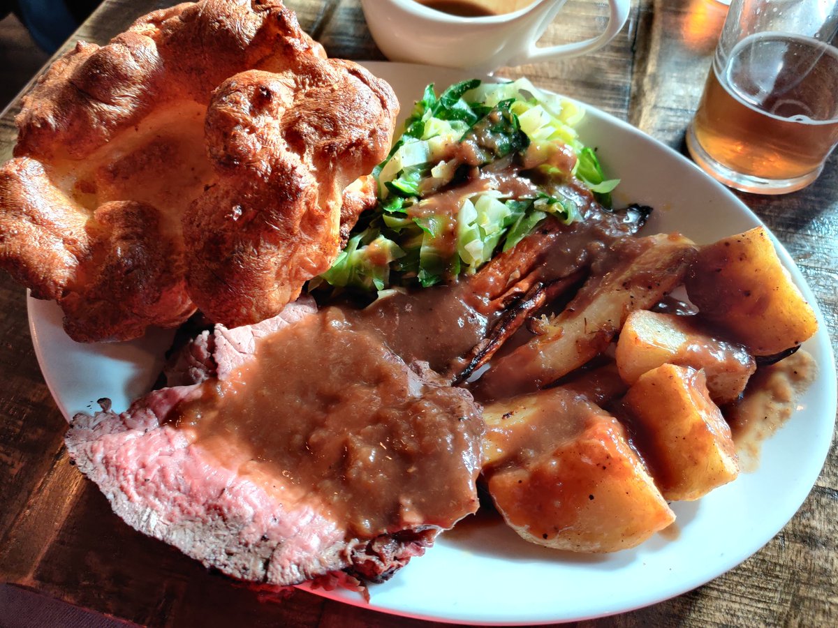 StefGotBooted's tweet photo. Sunday roast @ MArks of Deptford. https://t.co/J6ofCzIbpX