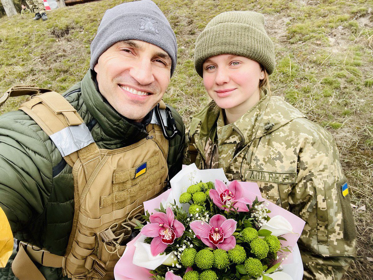 Katya warms my heart as a sister of arms standing for peace, against the #RussianWarInUkraine alongside millions of other compatriots. #WeAreAllUkrainians #StopTheWar #United #StandTogether #Ukraine #Kyiv #StayWithUkraine #FreeUkraine #StandWithUkraine