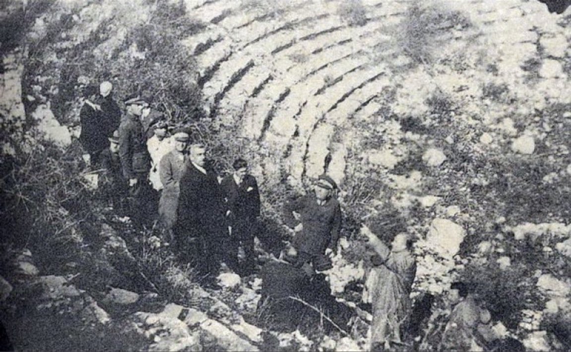 Ulu Önder Gazi Mustafa Kemal Atatürk 92 yıl önce bugün #Antalya'mızda.
"Hiç şüphesiz ki Antalya dünyanın en güzel yeridir."  Atatürk 🇹🇷
Saygı, sevgi ve özlemle anıyoruz ..
#6Mart1930