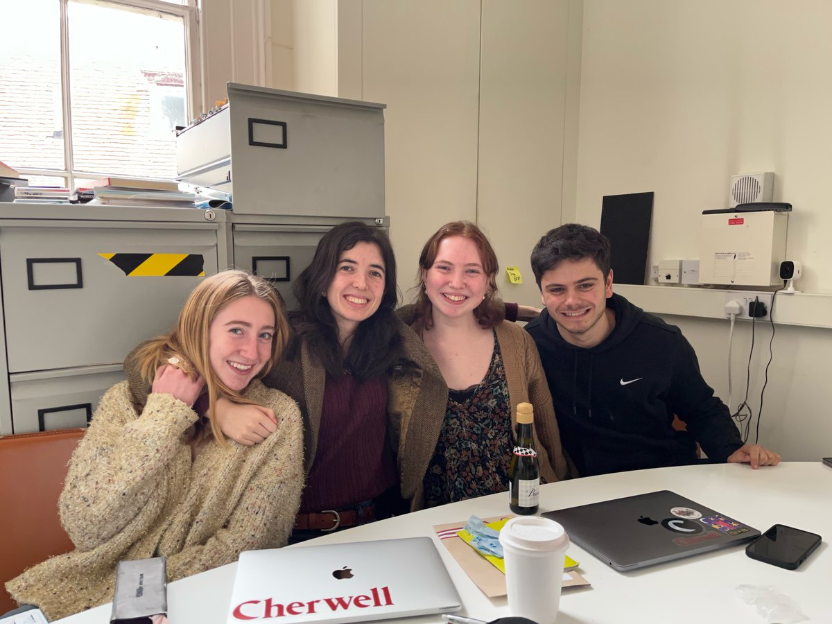 Hancock2001's tweet photo. It’s bittersweet for @jill_cushen and me to become ‘former’ Editors-in-Chief after an amazing term in charge of @Cherwell_Online

But I’m so glad we’re passing on our custodianship to these two! They have the winning combination of being excellent editors, and wonderful people 🙌 https://t.co/3xTpm8PoLq