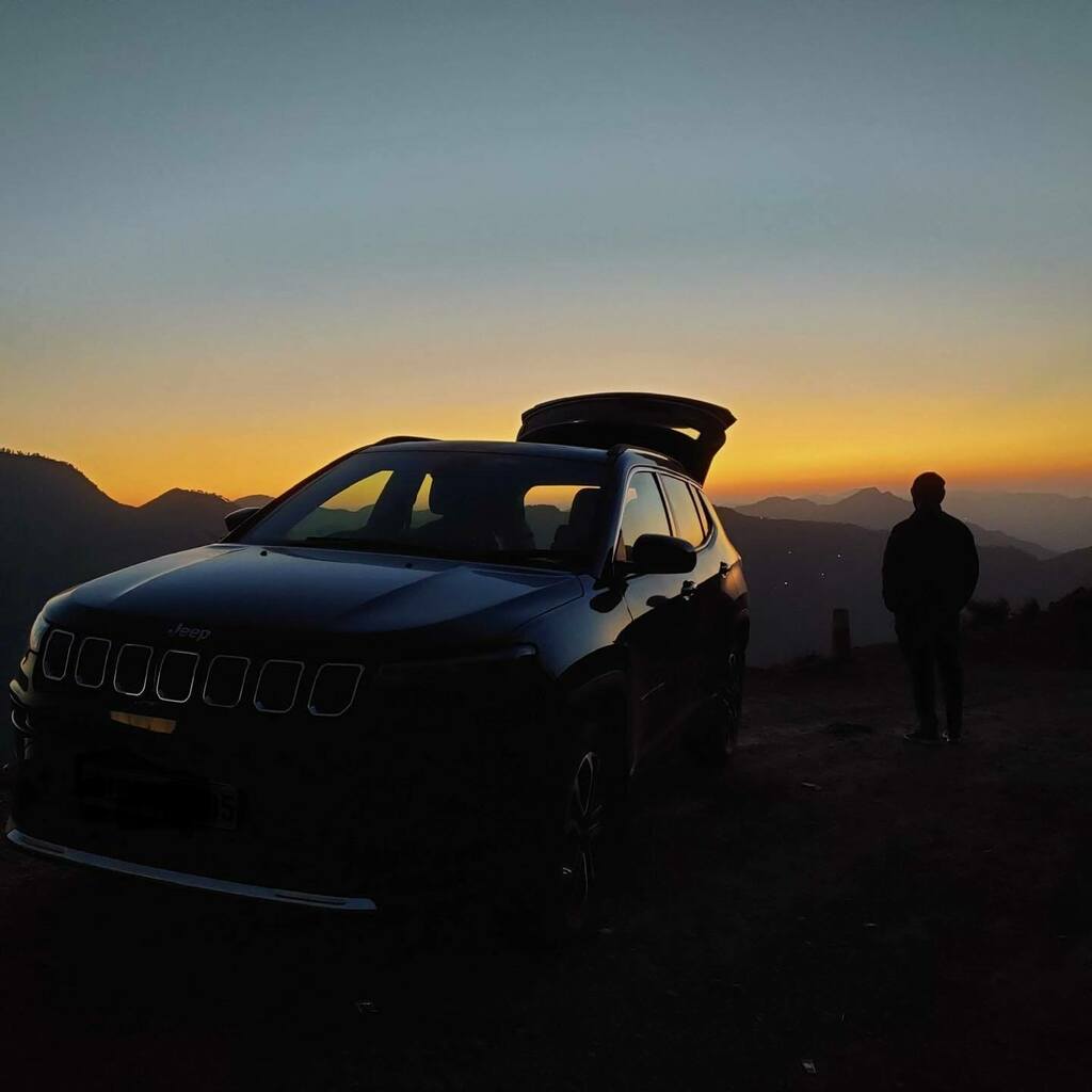 chillingmonk's tweet photo. When the sun goes down
It sparkles at a day well spent lighting billions of lives
It also knows there’s a tomorrow around
It’ll be back lighting up smiles
from the horizon
embracing this beautiful ground..

Picture credit: @10straws 

#sunset #jeeplife #… https://t.co/C4dGRsXGKN https://t.co/CSkrSwGDll