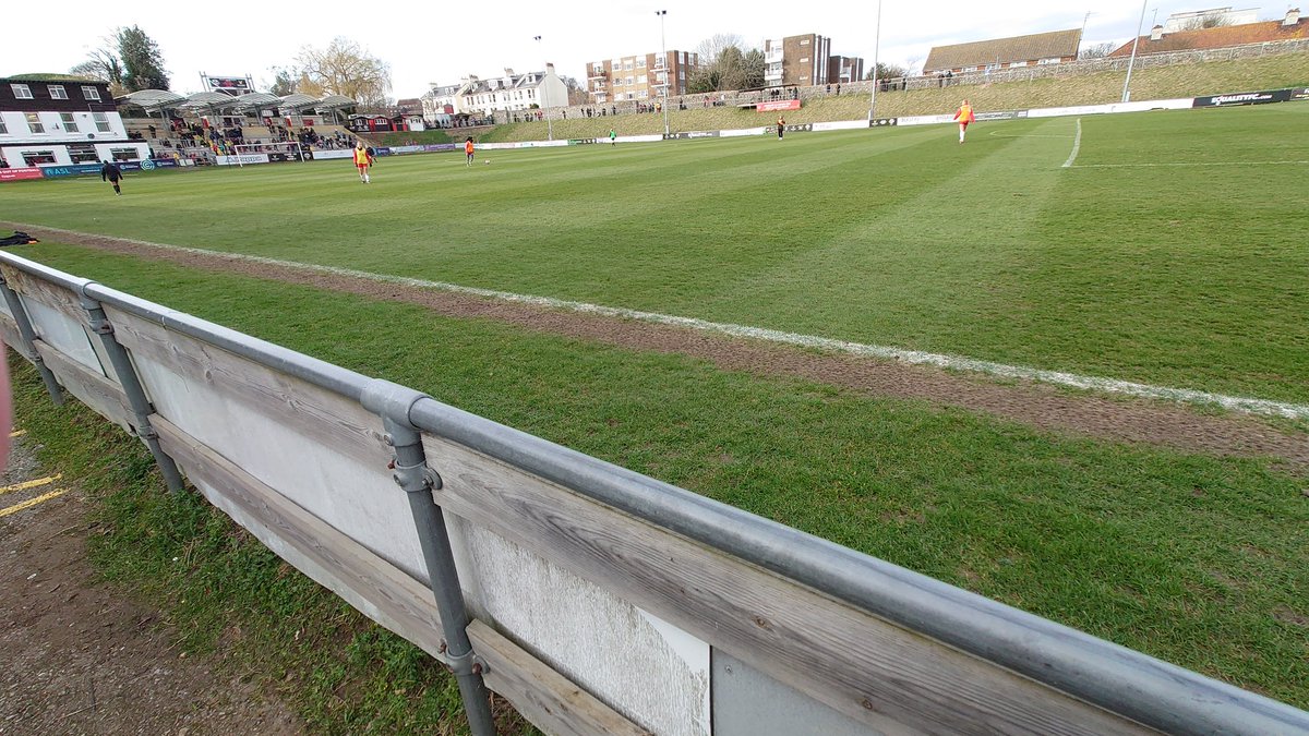 shahanshahan's tweet photo. Standing this close. Managed to catch the ball & throw it back out. Could have headed it....
#LEWBRC #LEWBRI #FAWC https://t.co/StwNXi6DYK