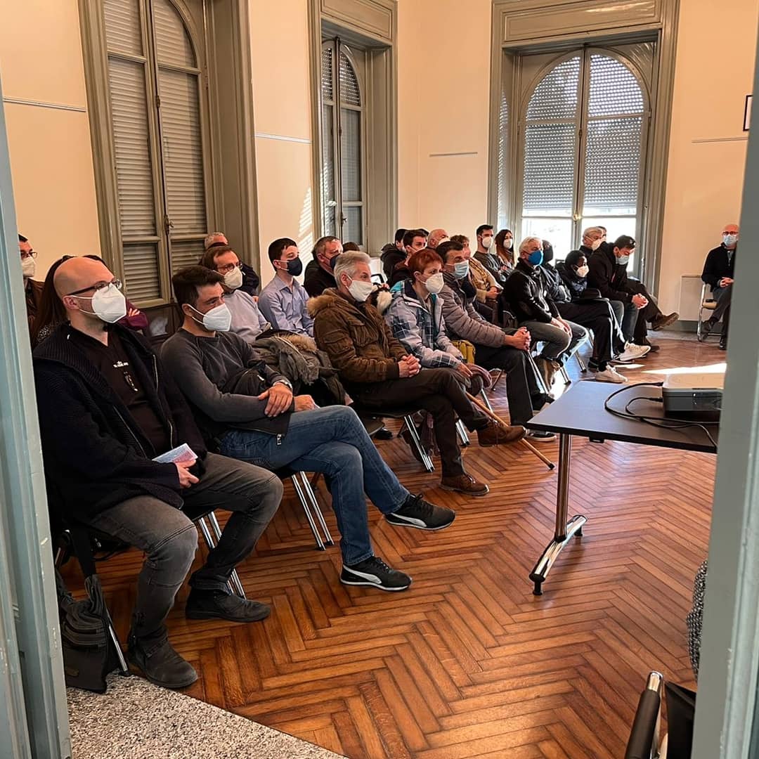 asino_buridano's tweet photo. "Conoscere per deliberare" scriveva Einaudi. Questa la filosofia del dibattito di ieri sul #nucleare: più di due ore di confronto tra argomentazioni opposte, alcune più scientifiche e basate sui numeri, altre decisamente più politiche e fondate sull'emotività. #LAdB https://t.co/eGnANO7Xlv