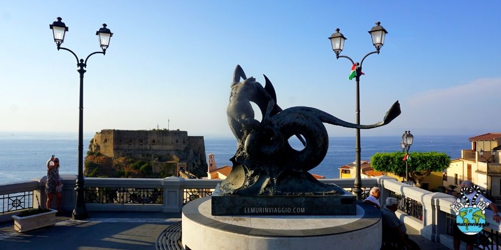 lemurinviaggio's tweet photo. Una storia di bellezze, trasformazioni e triangoli amorosi, insomma un mito: Scilla!
https://t.co/VdBuQvXVMV

#Leggende #mitologiagreca #Calabria #Scilla #Italiadascoprire https://t.co/BHDJNhgc3l