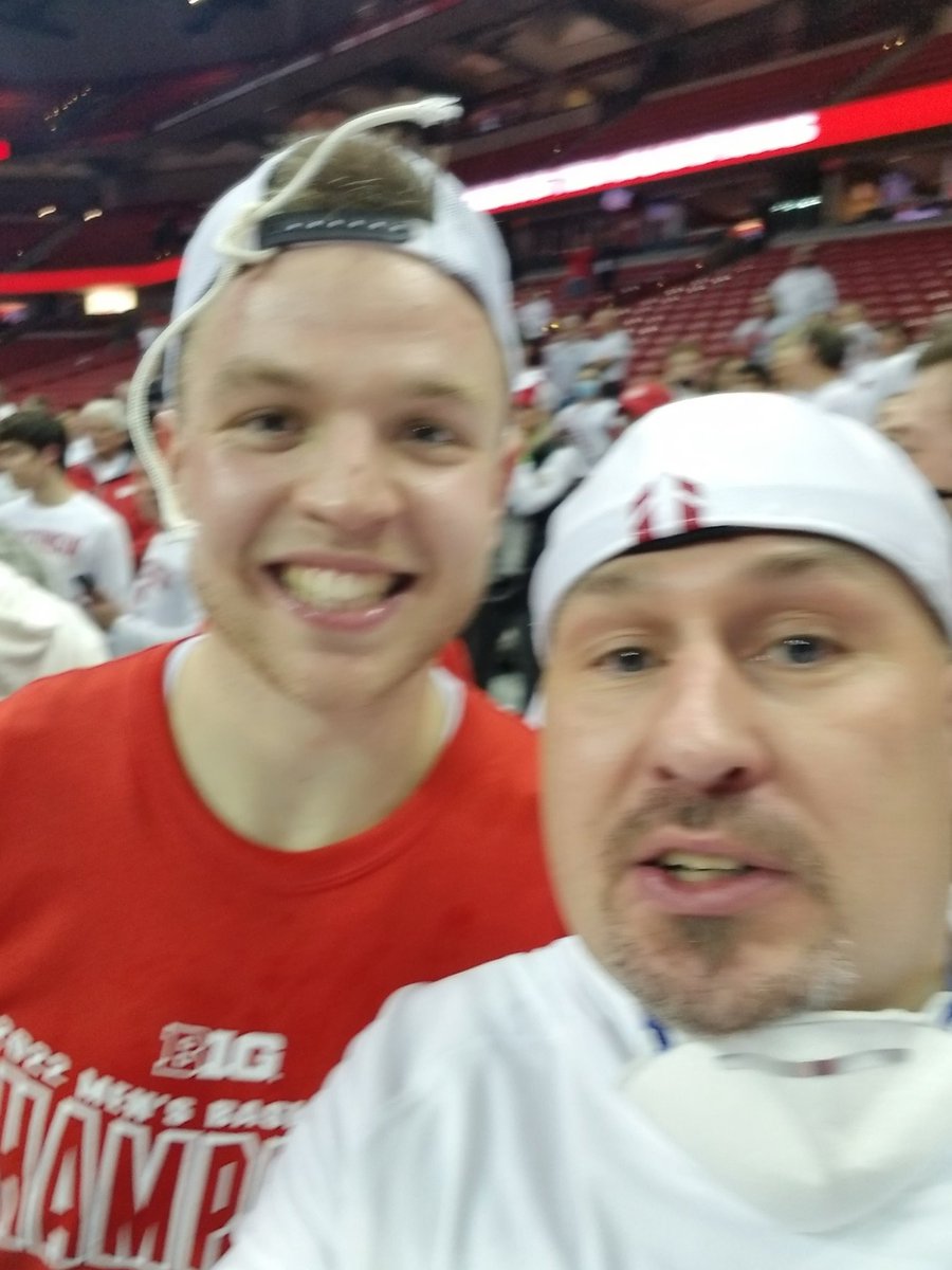 BadgerDan19's tweet photo. heart as a fan. You truly represented what it meant to be a Badger. I wish nothing but the best for you, @tbuss3 and your family in the future. The pic below is a moment I'll never forget. Thank you &God bless! And #OnWisconsin forever!! #Champion #Leader #BadgerLegend https://t.co/59YsM4ffPS
