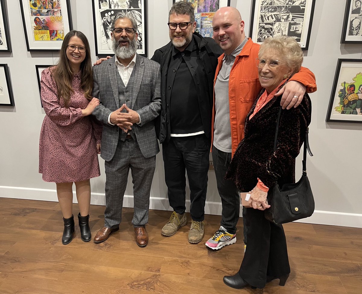 HineDavid's tweet photo. Jeff Chahal with the proud Dillon family at the opening of the Steve Dillon original art exhibition now showing at the Panel Gallery in Northampton. #stevedillon #panelgallery https://t.co/RvHYcpRfH2