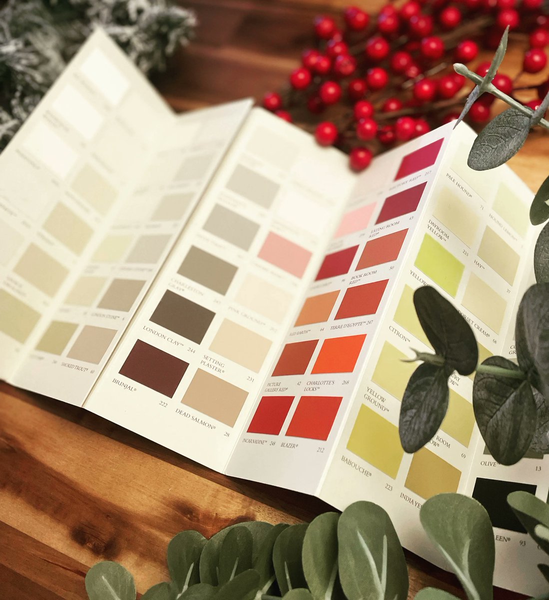 ReelColor's tweet photo. We love our #colorcards and #peelandstick samples, delivered to you in record time! https://t.co/Uf5Pq3kjWC